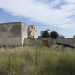La Borracci, tipica masseria fortificata, si innalza su due piani ed  composta da strutture realizzate in epoche diverse: la parte pi antica  la torre, in realt non facilmente distinguibile dal resto dell'edificio